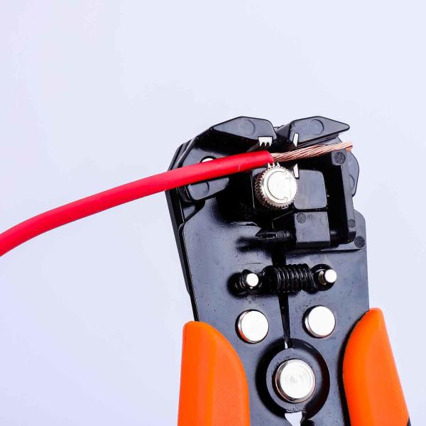 Pièces de décapage automatiques de fil