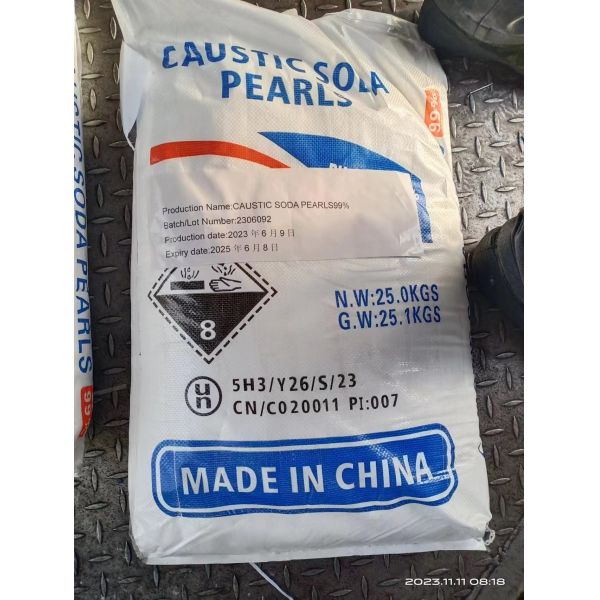 CAS Number 1310-73-2 Caustic Soda Pearls HS Code 2815.11 Non toxic Textile Raw Materials White Powder Stable Under Normal Conditions Material for Textile Industry and Production