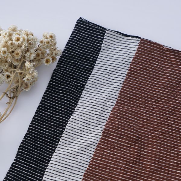 Модный и поглощающий пот, дышащий полосатый материал для футболки