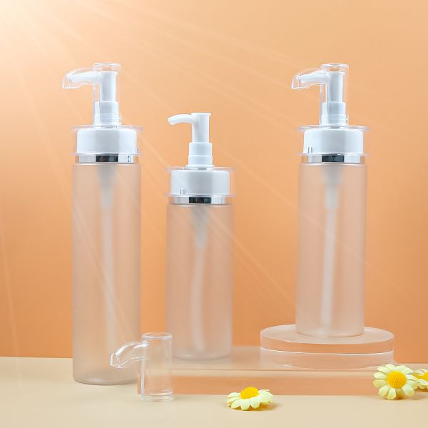 High Transparency Acrylic Cosmetic Pump Bottle with Leak-Proof Pump and Customizable Capacity for Skincare Brands