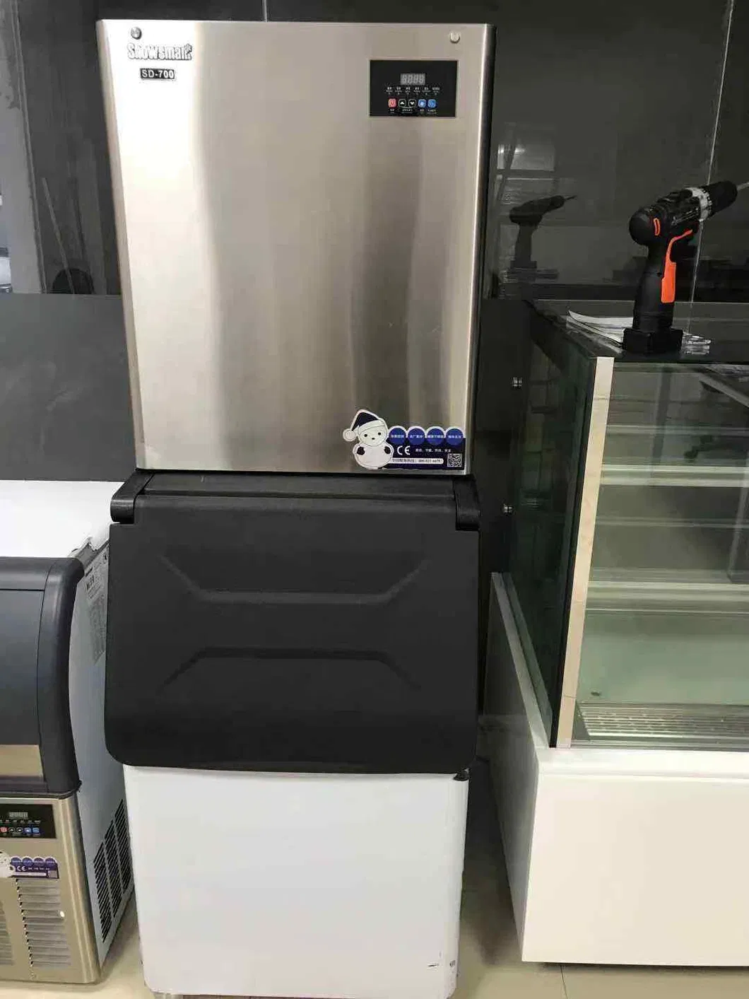 Stainless Steel Industrial Flake Ice Machine Automatic Flake Ice Maker Machine 220V
