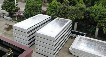 Балконный сад Апуол Бесконечный бассейн в прозрачном полиэстерном пластмассе