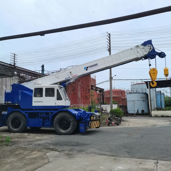 Tadano 25ton Used Crane with Wheel Machine and Operating Weight of 25ton