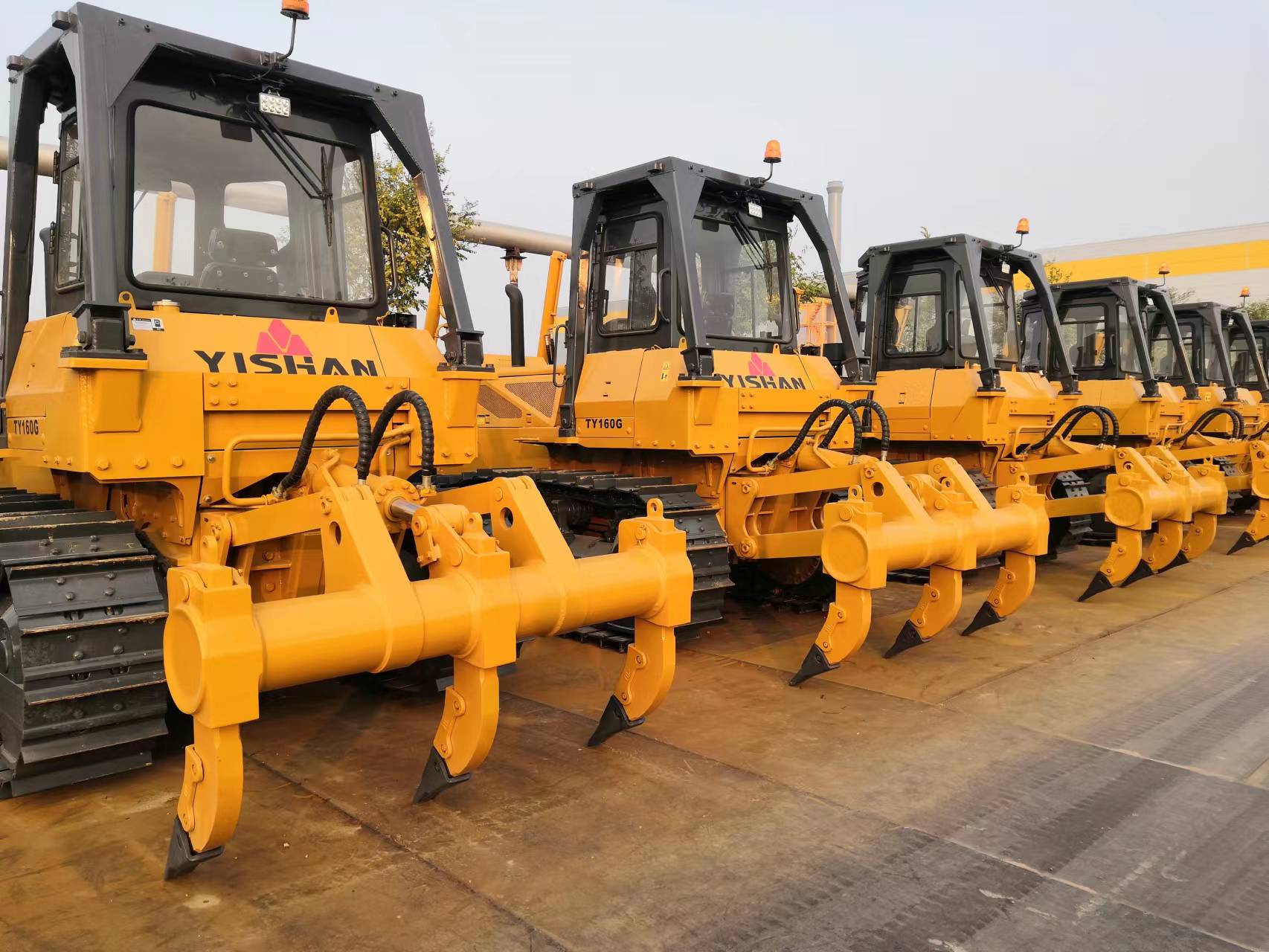 ODM Crawler Tractor Bulldozer Truck For Mining Construction