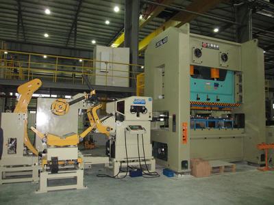Stamping Automation Sheet Metal Decoiler / Two - In - One Flattening Machine 12 Months Warranty