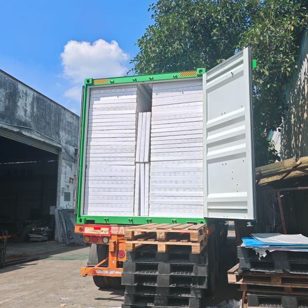 Aluminium Profile Connecting Parts Polycarbonate Window Awning Manual Operation 2.5mm Solid Sheet or 5.0mm Hollow Sheet Durable Weather Resistant