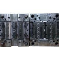 Outillage de haute précision en métal s136H pour le moulage par injection de pièces électroniques en matériau pC pOM