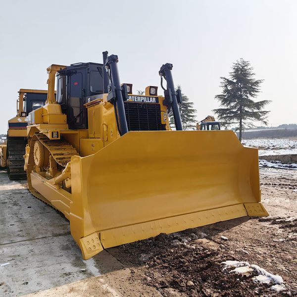 Caterpillar D8R Used Bulldozer 625L Large Fuel Tank Capacity 228KW Rated Power