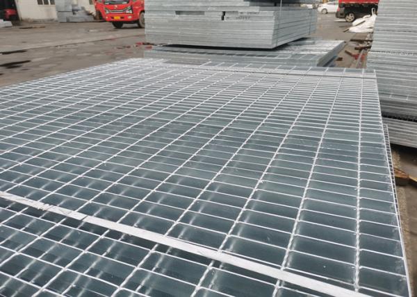Welded Hot Dipped Stainless Bar Grating 600mm Width For Protecting