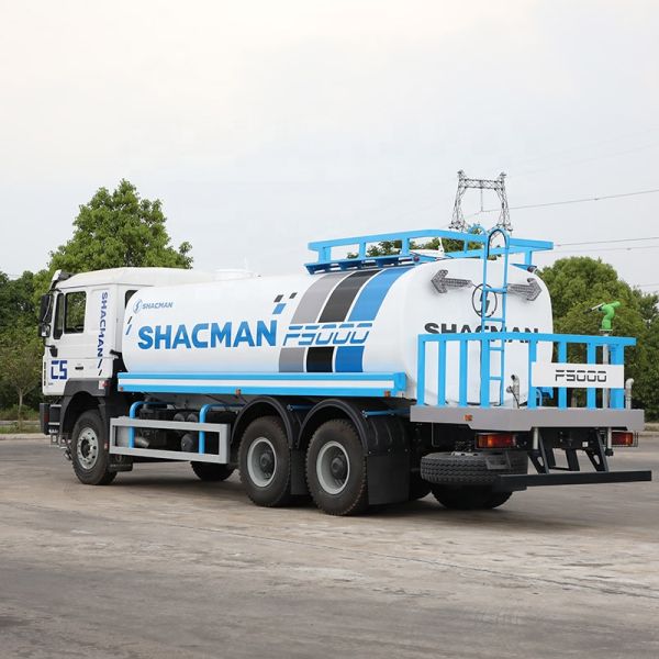 6x4 Large Green Sprinkler Truck Multi Functional Diesel Dust Suppression Road Watering Truck