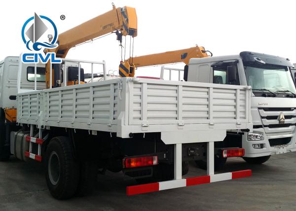 SQ5ZK3Q 5 Ton Construction Crane 360 °  Telescopic Boom Truck Mounted Crane
