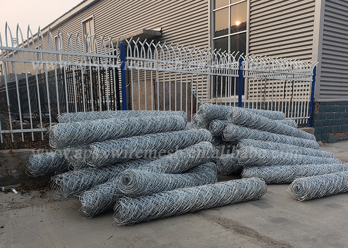 Конструкция тяжело гальванизировала клетки стены Gabion удваивает переплетенное шестиугольное
