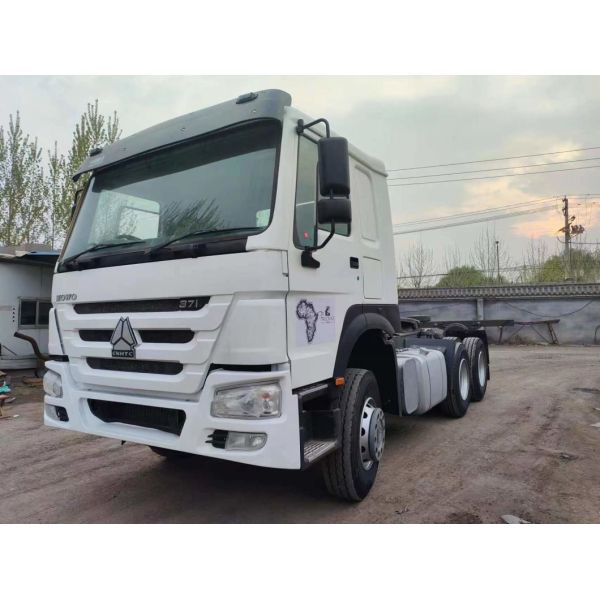 Sinotruck HOWO Тракторный грузовик 6*4 на белых 10 колесах для перевозки грузов