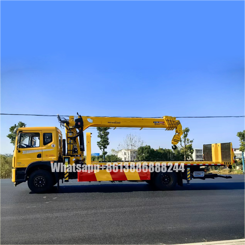 4 * 2  Huashen  8-10 Tons   Road Rescue Trailer With 8 Tons Crane  Tow Truck   With  Crane
