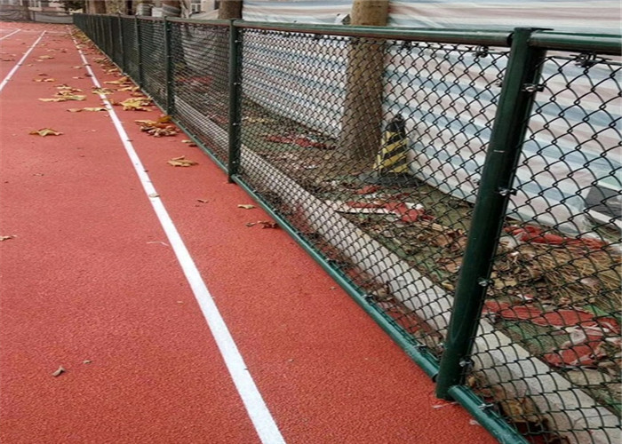 Зеленое покрытое звено цепи Pvc ограждая сетку диаманта отверстия 60x60mm