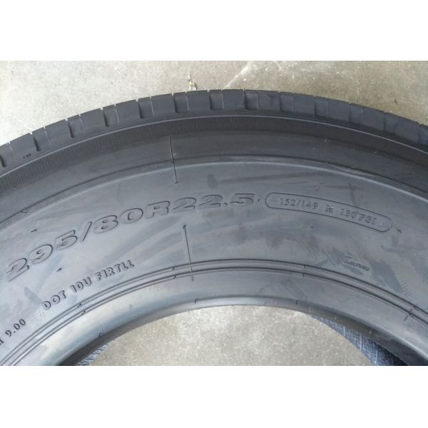 Low Heat Build - Up Truck Street Tires , Light Duty Truck Tires 295/80R22.5