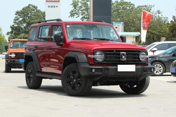 Tanque 300 1.930 mm de largura Carro movido a combustível para compradores B2B