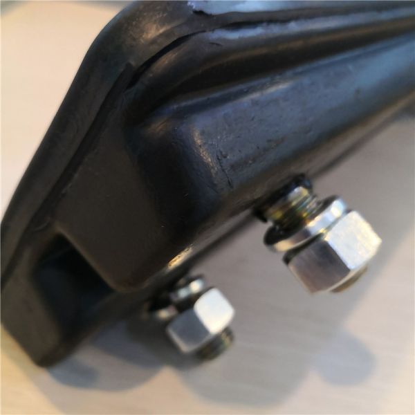 болт экскаватора 445mm длинный на резиновом следе прокладывает 124mm широкое