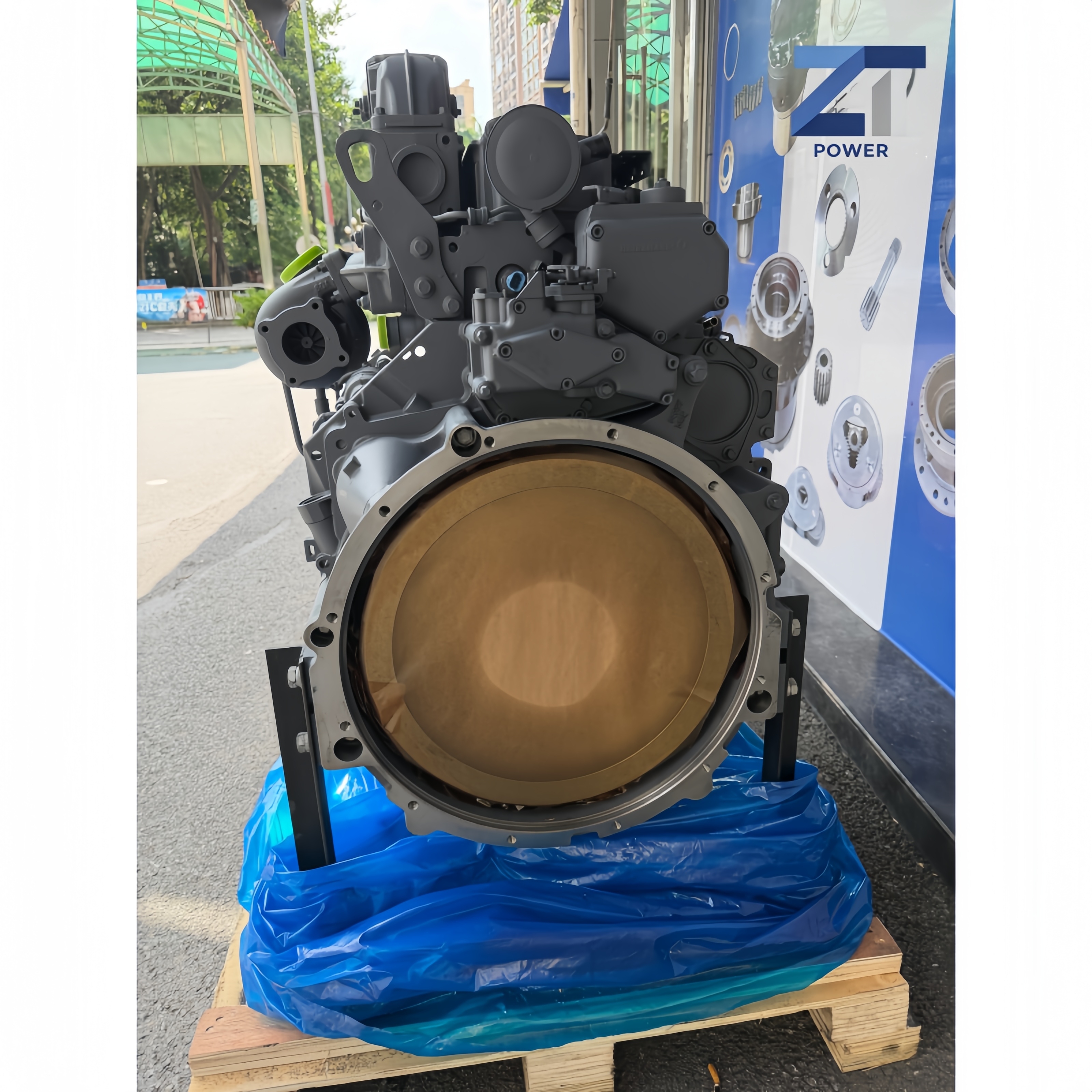 BF4M2012C BF4M2012 BF4M1013EC Complete Engine Assembly with Euro 5 Emission and Forced Lubrication for Long Lifespan