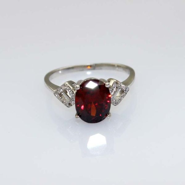 Fashion 925 Silver 7mmx9mm Oval Garnet Ring with  Cubic Zirconia(R257)