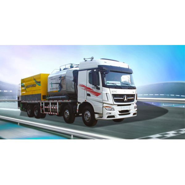 BEIBEN 8.5m3 Asphalt Tank Road Maintenance Equipment 12m3 Hopper Capacity / Synchronous Chip Sealer Truck