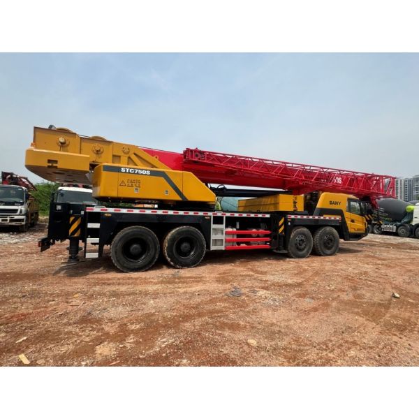 75 toneladas de grúa de camión móvil Cualquier eje renovado número 4 y con servicio postventa