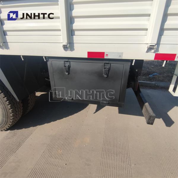 Caminhão militar branco 4X4 de HOWO para o soldado Transport