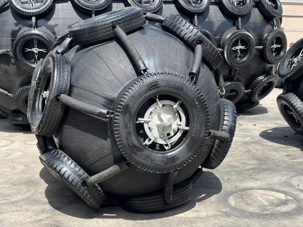 High Pressure Black Rubber Marine Pneumatic Fender Cylinder