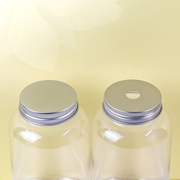 Transparent Plastic Milk Tea Bottle with Food-grade PET Material and Threaded Cap for Leak-proof Sealing
