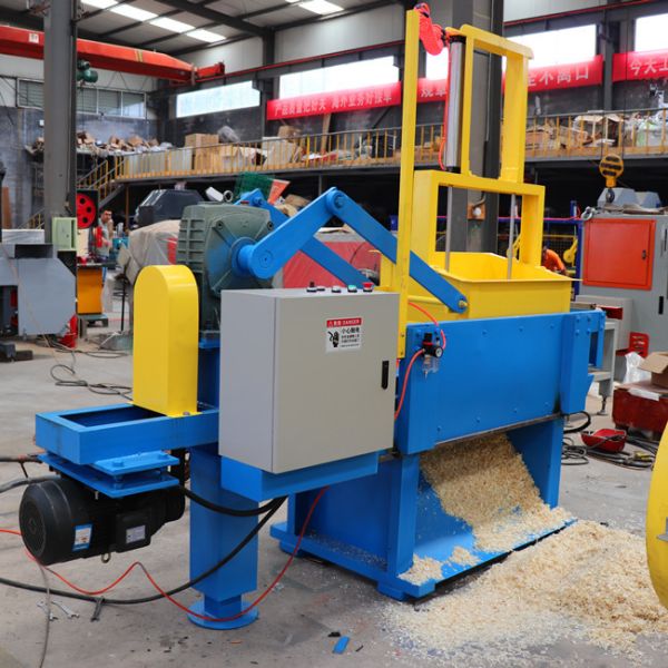 Деревянные Shavings для шевера машины постельных принадлежностей лошади животного деревянного, отростчатой древесины к обломокам