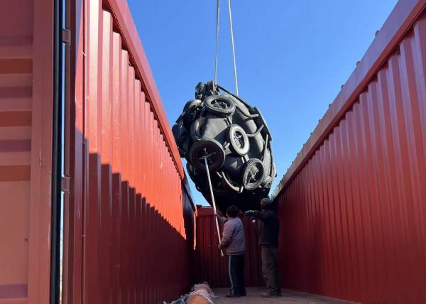 SGS Certificate 50Kpa 80Kpa Yokohama Type Rubber Pneumatic Fender