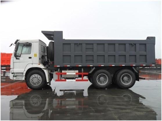 Tubeless Tire Design Sinotruk HOWO Truck 6*4 Trailers Head Truck for ECE Certification