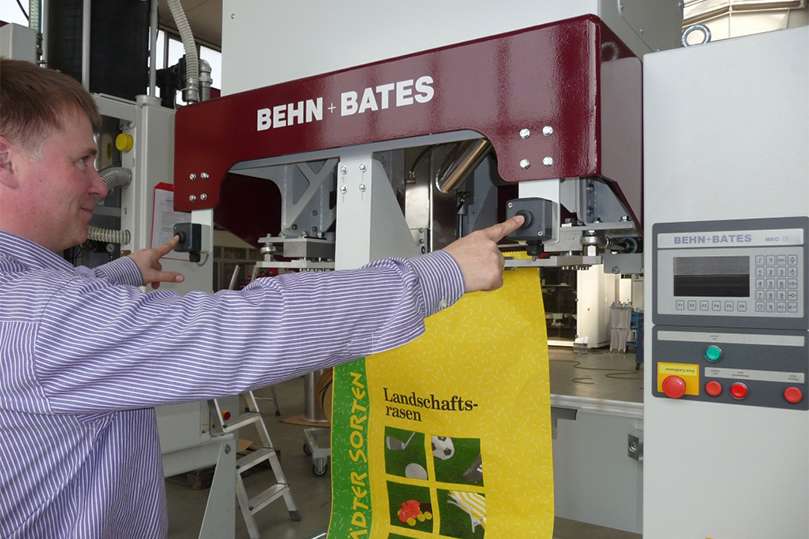 Intelligent Salt Packaging Line: High-speed Vertical VFFS and Open-mouth Bag Dual-Machine Collaborative Packaging System