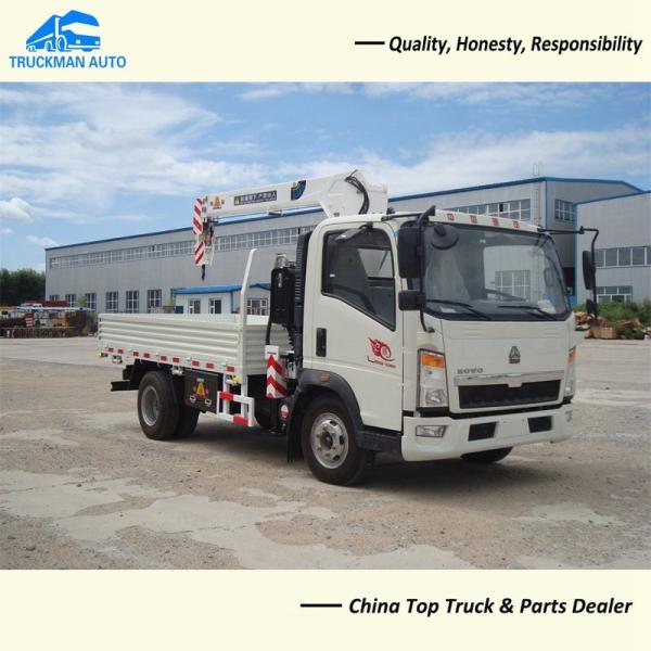 9.00R20 Tire 5 Ton HOWO Light Truck With 3 Tons Lifting Crane