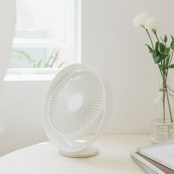 Desktop Electric USB Rechargeable Mini Fan with Large Wind Power and Adjustable Speed