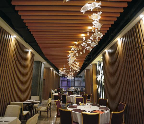 Des chandeliers commerciaux de luxe de haute qualité