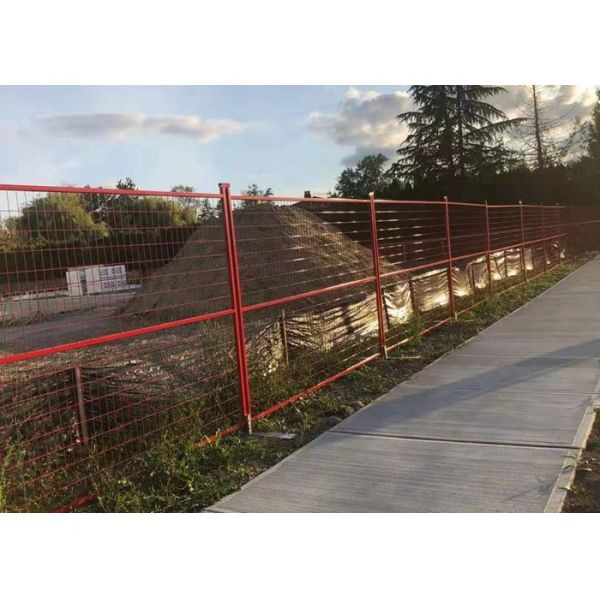 Red 6X9.5 Powder Coated Fence Panels 3.5mm Wire Dia For Canada Construction