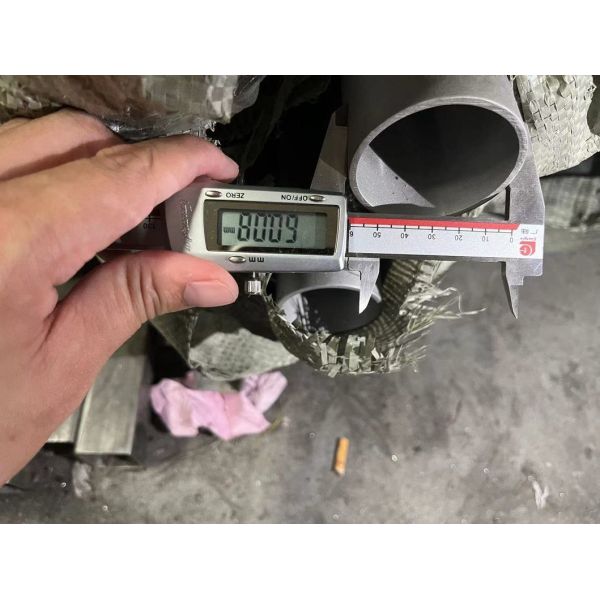 Round 304 316L Stainless Steel Tubes 6mm Thread Male Female Welded Pipe Suitable for Architectural Decoration