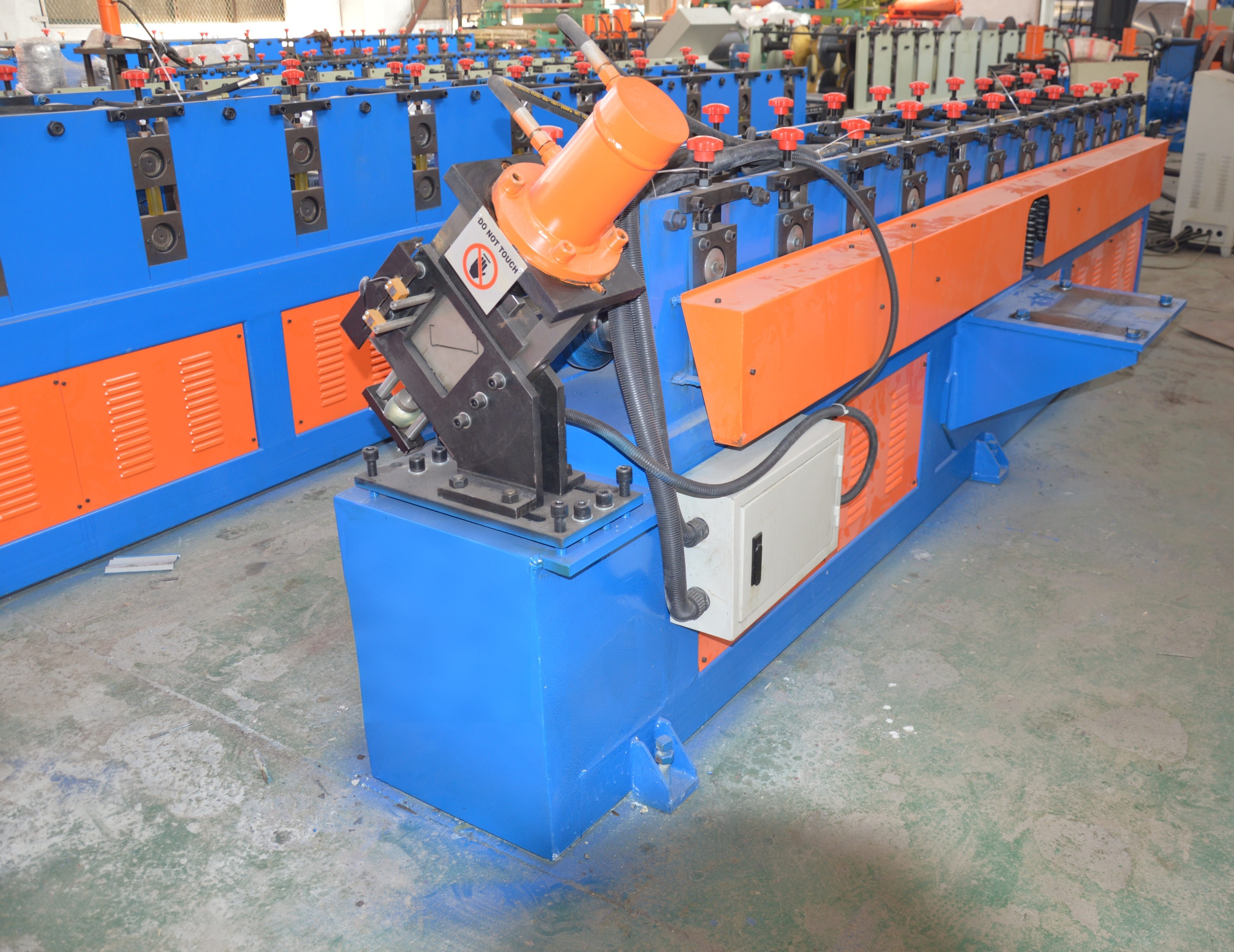Manually Width Adjustable CU63-94mm Stud and Track drywall Roll Forming Machine For Residential