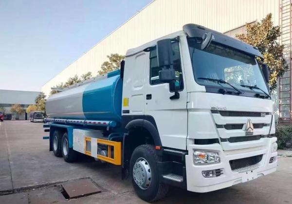 10 Wheel 6x4 Sinotruk Howo Fuel Tanker Truck 25000 Litre for Oil Diesel Transport