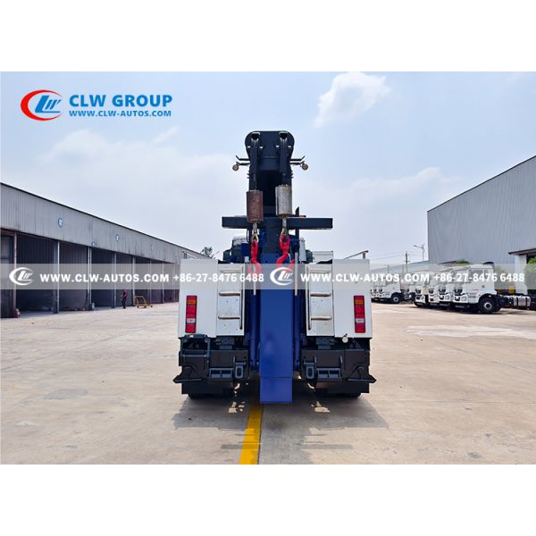 HOWO 8X4 30 Ton Rotary Wrecker Truck with 360° Rotatable Boom and Dual 15-Ton Hydraulic Winches
