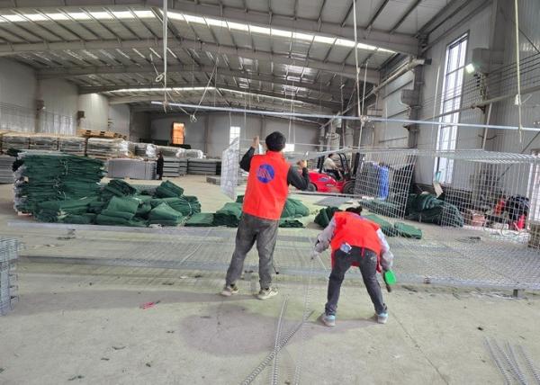 Military HESCO Barrier Galvanized Steel Mesh Sand Wall 5mm Wire