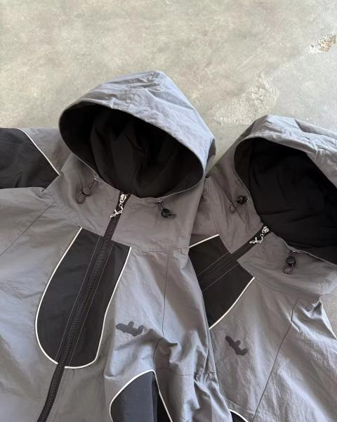 Summer Windbreaker Nylon Tracksuits Nylon Color Blocking Track Jacket Windbreaker Nylon Waterpoof Hoodie Shorts Set Men