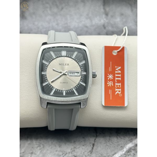 Fashion Stainless Steel Case Double Calendar Watch for Men and Women with Silicone Strap