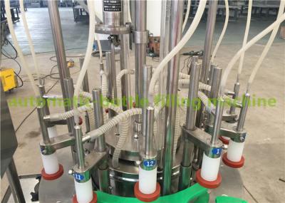 Type linéaire machine en aluminium de Juice Can Filling And Sealing d'animal familier pour l'usine de boisson