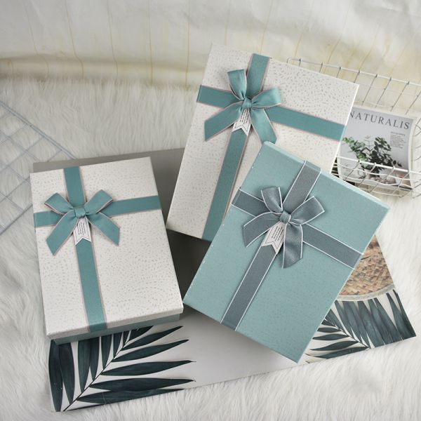 Customized Gift Boxes With Lids, Business Gift Boxes Cosmetic And Holiday Scarf Packaging Boxes