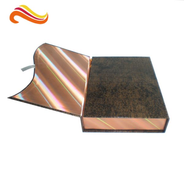 Роскошная косметическая упаковывая офсетная печать коробок КМИК с магнитным закрытием