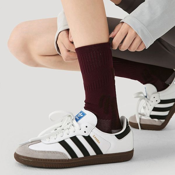 Des chaussettes de sport en plein air à la mode Compression Des chaussettes de vélo pour femmes