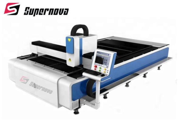 région DM-MC-300W de la découpeuse 3000mm*1500mm en métal de laser de fibre de la commande numérique par ordinateur 1KW