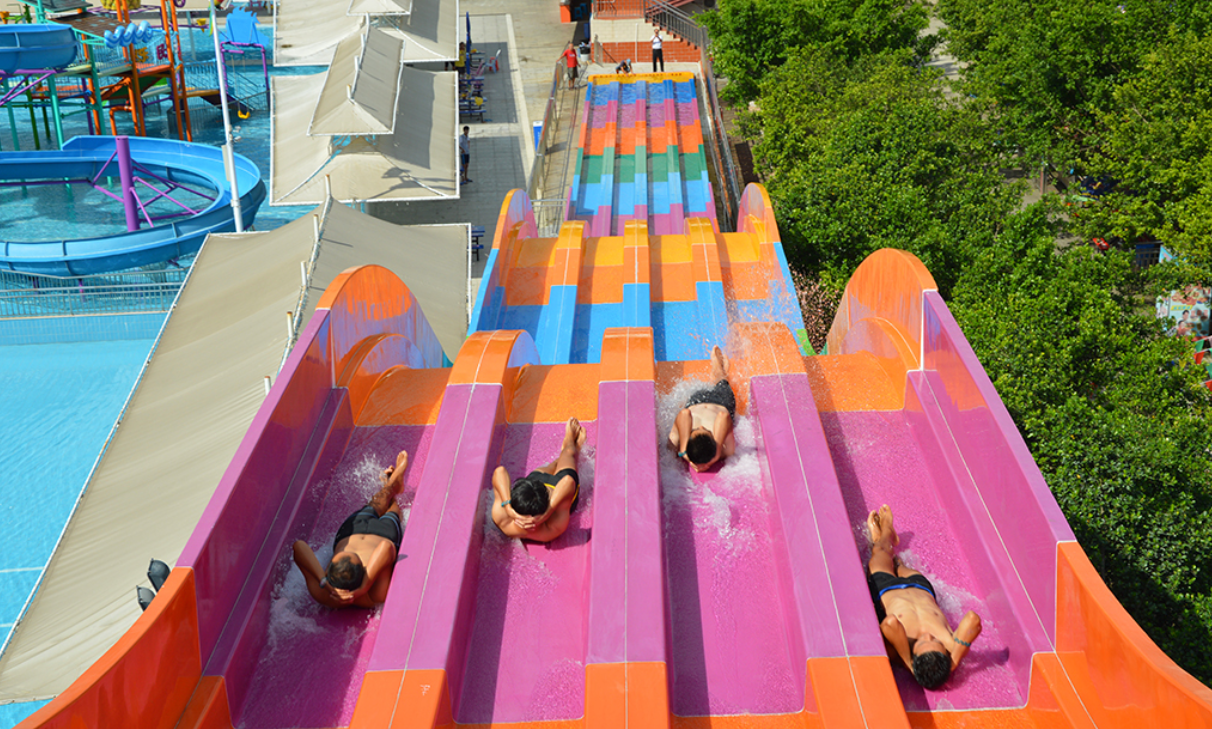 High Speed Tall Water Slide 30m Height Vertical Drop Water Slide For Parks Resorts